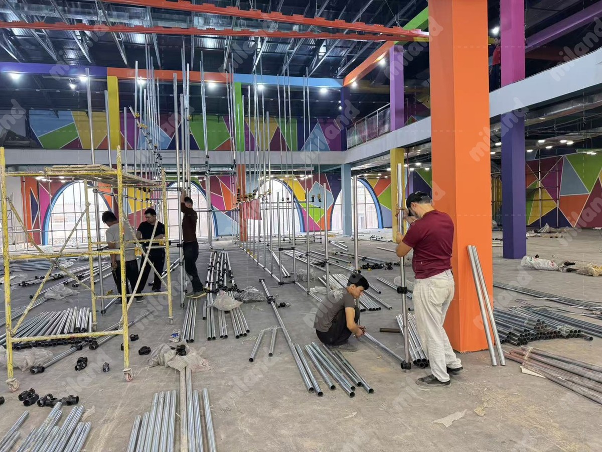 Parque infantil interior llave en mano de 2.800 m² para Ferganá