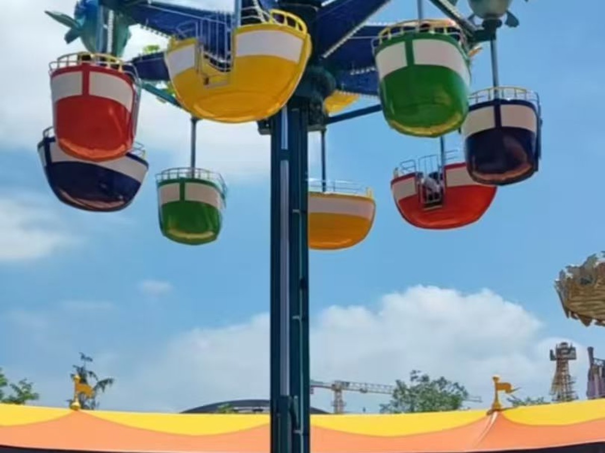 Samba Balloon Tower