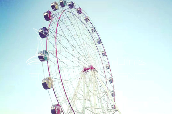 Antique Ferris Wheel Is Popular in Every Amusement Park all over the World