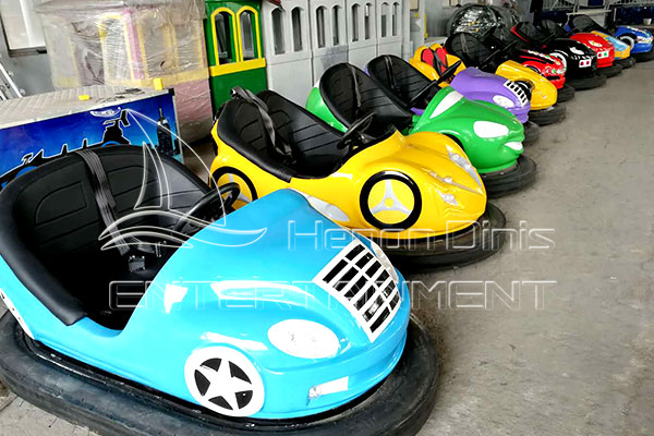 Classic Battery-powered Vintage Bumper Cars for Sale in Dinis