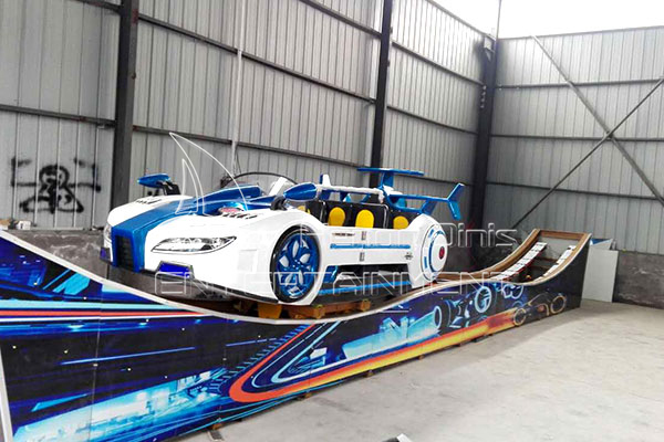 Dinis Makes Amusement Park Flying Car Models Made up of FRP Materials