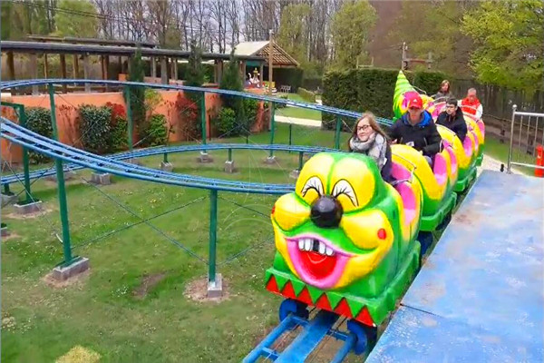 Amusement Park kiddie Worm Roller Coaster Ride is the Most Popular Theme Park Ride in Theme Parks