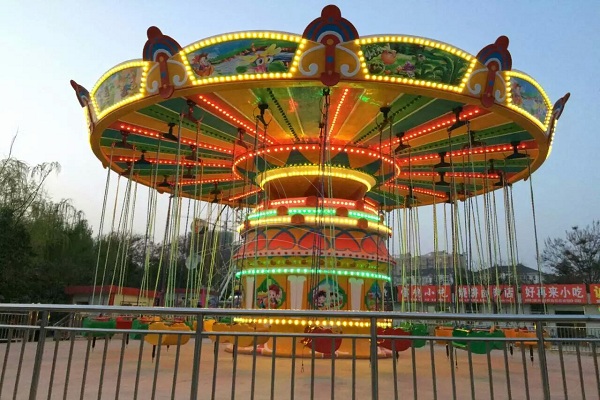 Popular Luxury Carnival Flying Chair Rides during Festivals and Fairs