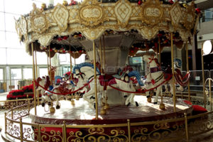 Rotating Luxury Carousel Pony Rides with 12 Seats for Shopping Malls and Squares