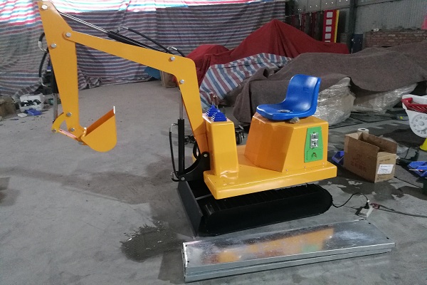 Small Amusement Park Excavator Ride for Sale Displayed in Dinis's Exhibition Hall